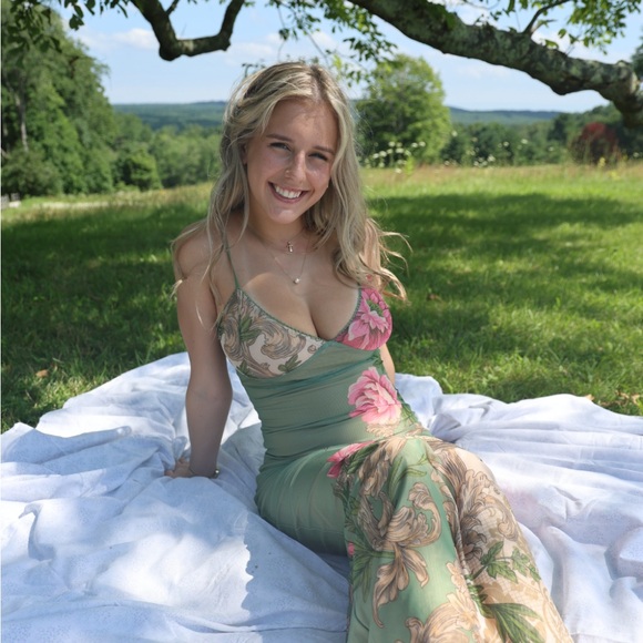 Meet your Posher, Savannah - Picture 3 of 6